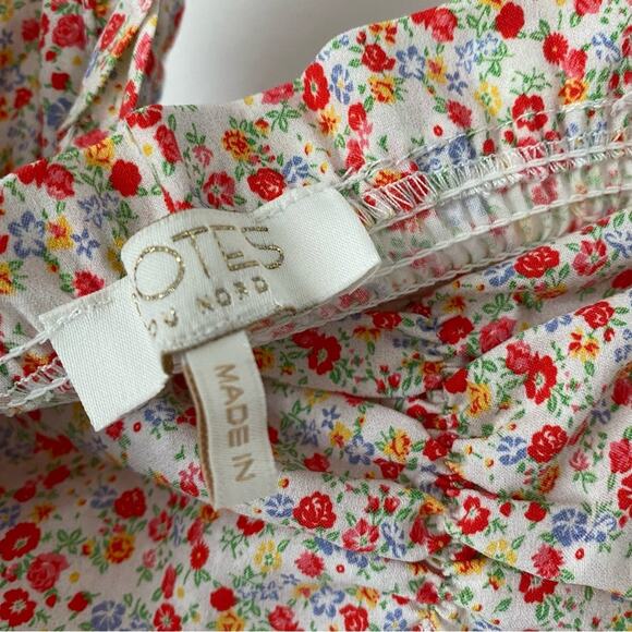 Notes Du Nord Ora Tight Dress Ruched Sides Ditsy Floral Cream size 38 US 6 - Picture 8 of 8